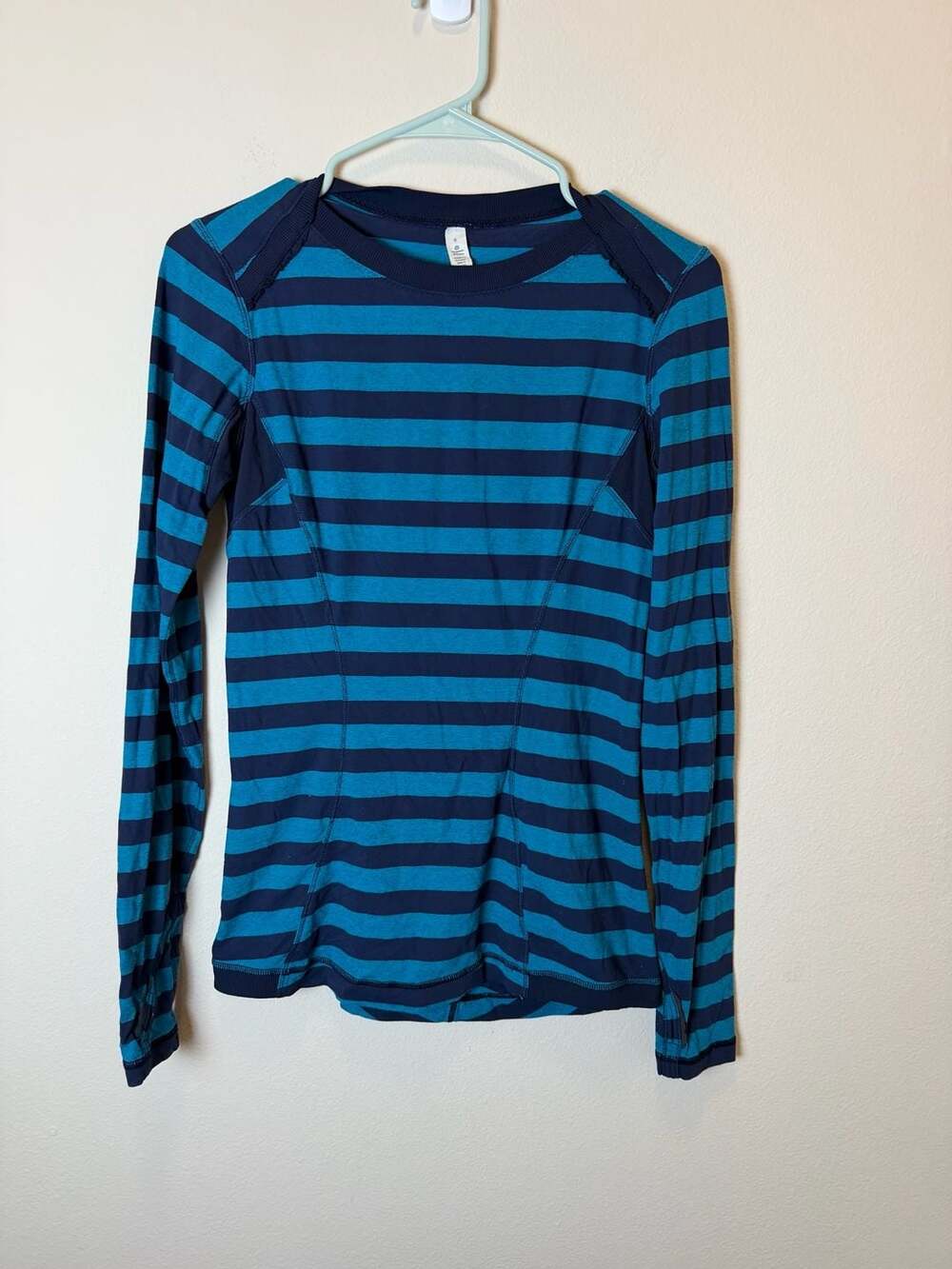 Lululemon Base Runner Long Sleeve Shirt Blue Striped Size 6
